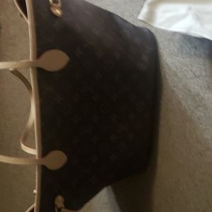 Louis vuitton never full
